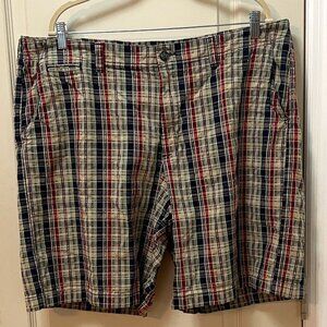 L. L. Bean Men's Size 42W 100% Cotton Shorts. Multicolor Plaid Design.